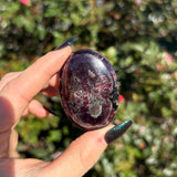 Gemmy Garnet Palm Stone E